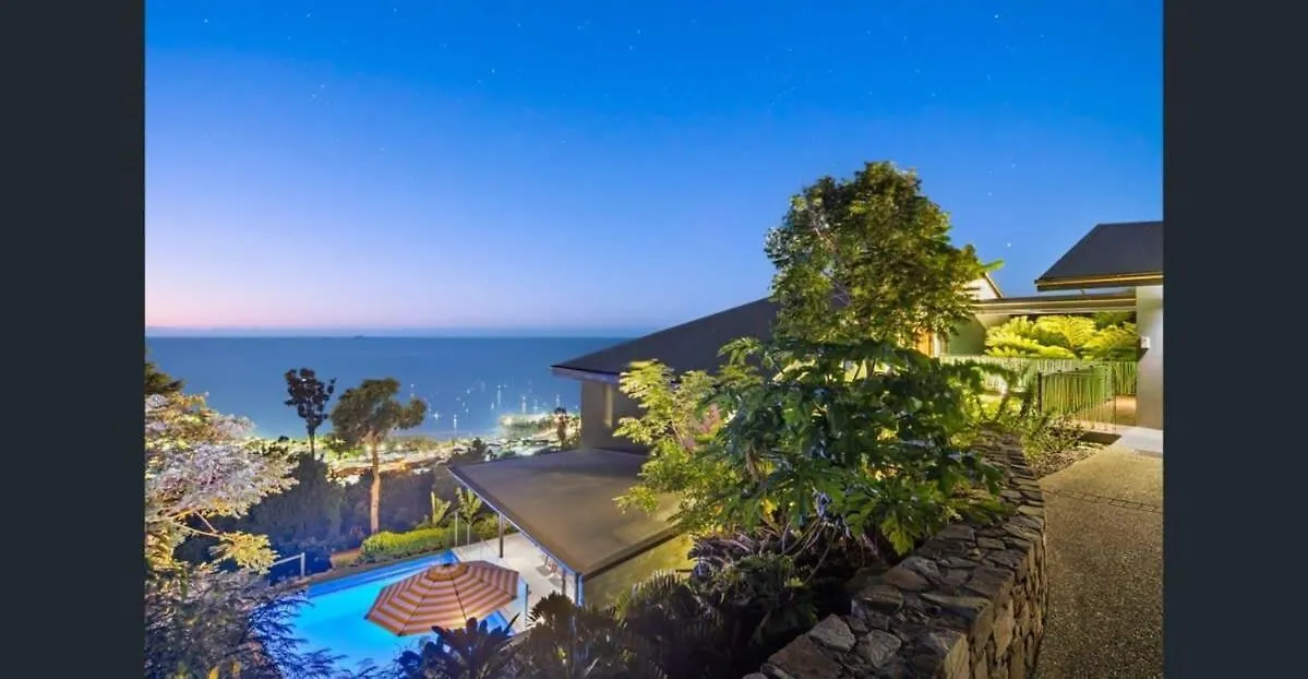 Tatil Evi 'Whitsunday Blue' Luxury Home With Ocean Views Airlie Beach
