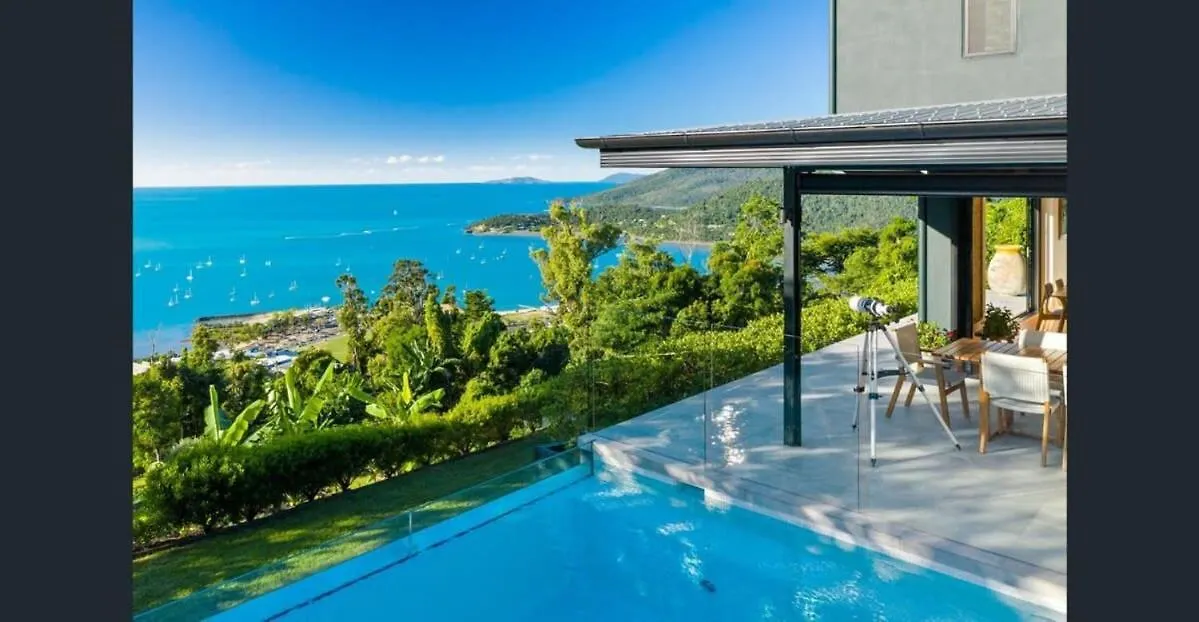 'Whitsunday Blue' Luxury Home With Ocean Views Airlie Beach