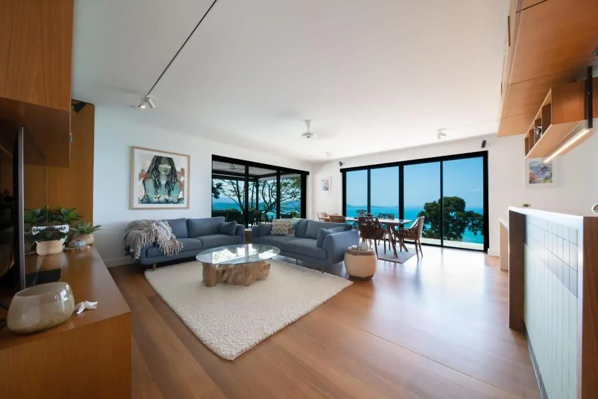 'Whitsunday Blue' Luxury Home With Ocean Views Airlie Beach