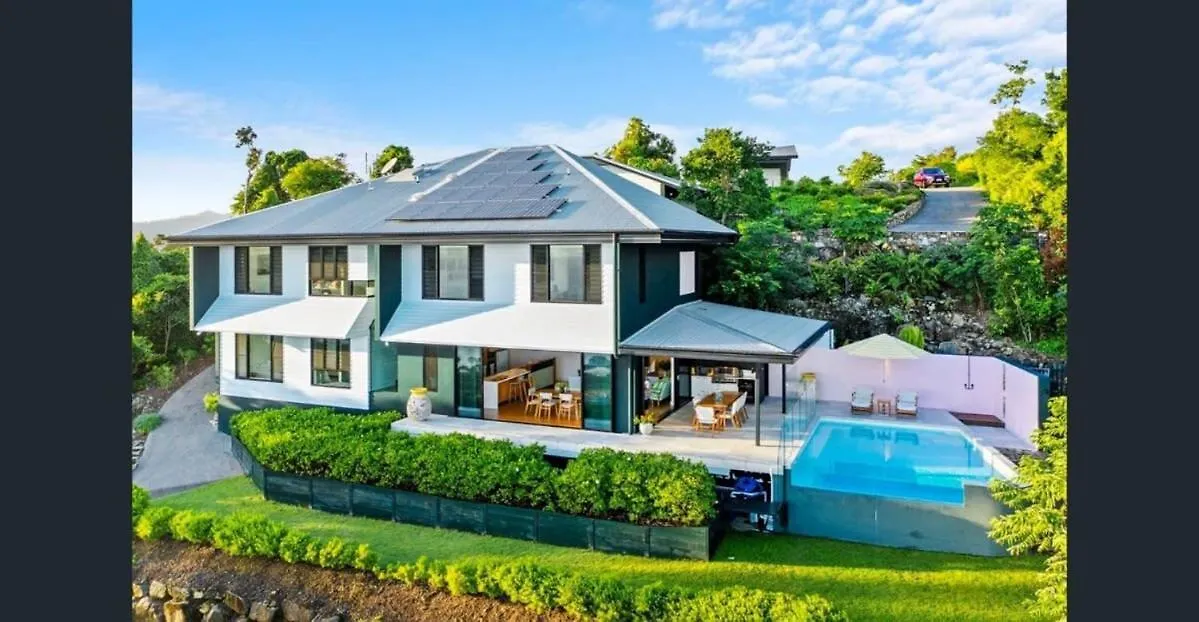 Tatil Evi 'Whitsunday Blue' Luxury Home With Ocean Views Airlie Beach Avustralya